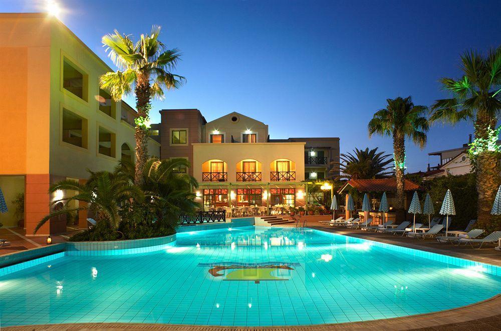 Amanda Hotel 카를로바씨 외부 사진